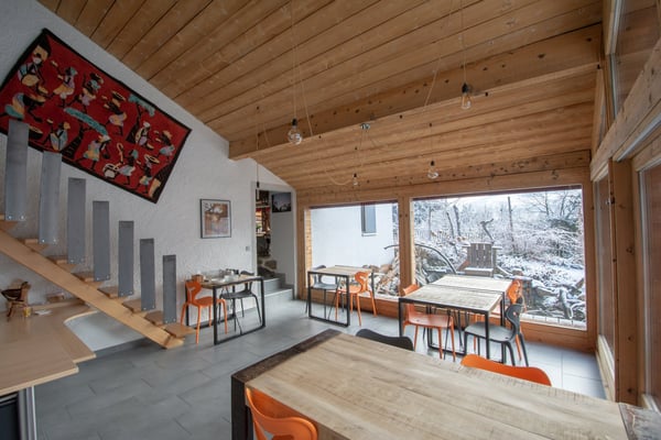 Grand chalet individuel avec un appartement de 3.5 pièces attenant 10