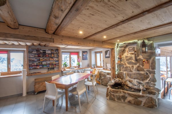 Grand chalet individuel avec un appartement de 3.5 pièces attenant 6