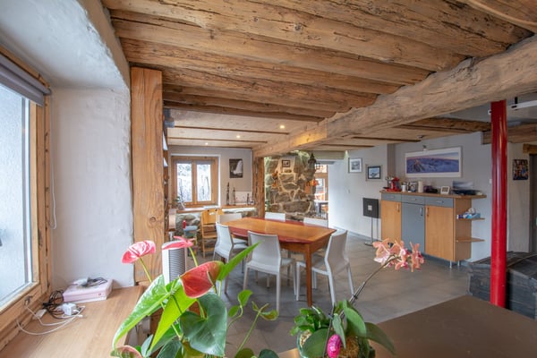 Grand chalet individuel avec un appartement de 3.5 pièces attenant 5