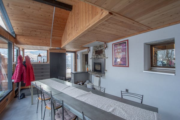 Grand chalet individuel avec un appartement de 3.5 pièces attenant 25