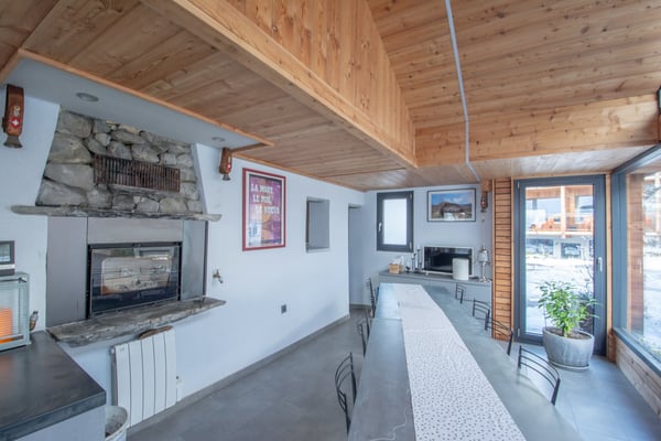 Grand chalet individuel avec un appartement de 3.5 pièces attenant 24