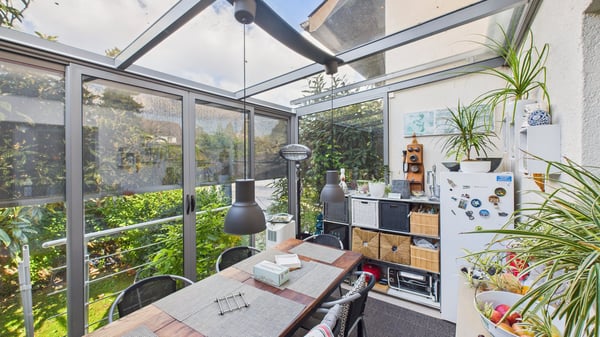 Maison familiale en demi-niveaux avec jardin arboré 6