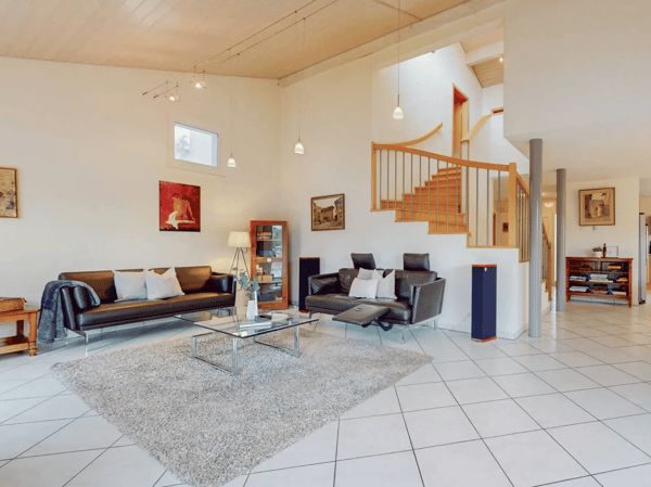 Maison individuelle 7,5 pièces à Corjolens – volumes généreux, bel extérieur avec piscine 1