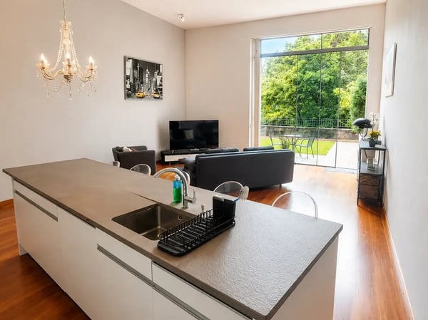 Superbe Loft de 2 pièces avec vue sur la Cathédrale 4