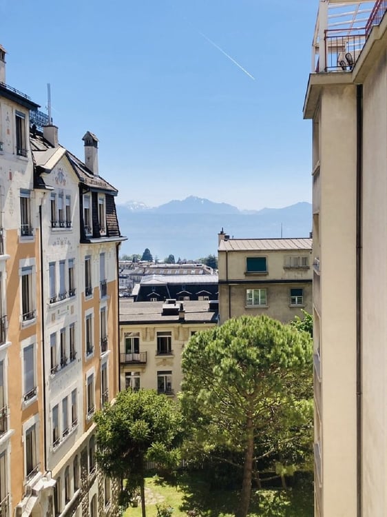 Appartement moderne de 3 pièces avec balcon à Lausanne 2