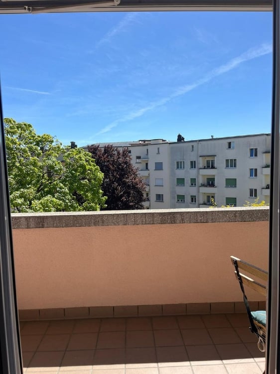 Charmant appartement de 3 pièces au 4ème étage à Bienne 7