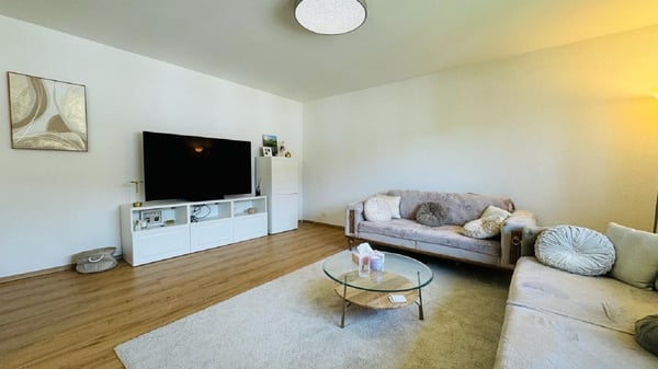 Gemütliche 2-Zimmer-Wohnung mit Balkon in Münchenstein – ab sofort verfügbar! 2