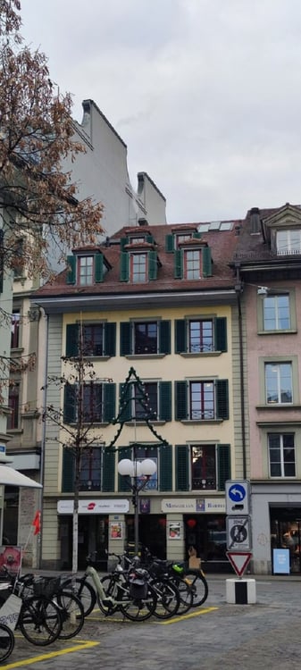 Charmantes 1-Zimmer-Apartment im 5. OG an zentraler Lage in Thun 2