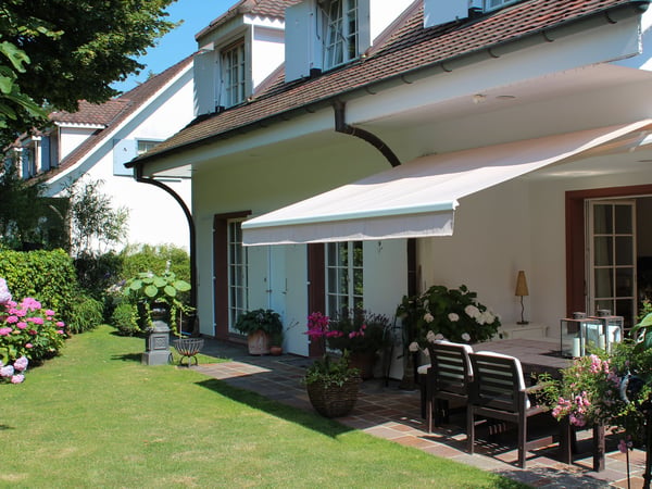 Exklusive 6.5-Zimmer-Landhausvilla mit Pool an bester Lage in Riehen 3