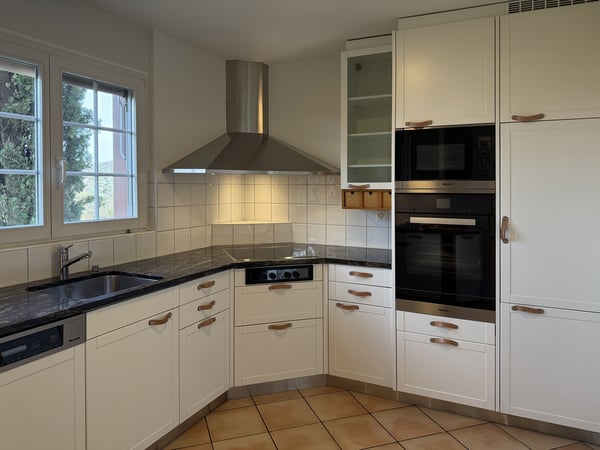 Exklusive 6.5-Zimmer-Landhausvilla mit Pool an bester Lage in Riehen 8