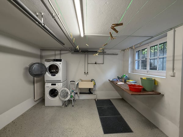 6.5-Zimmer-Doppeleinfamilienhaus mit grossem Garten, Pool und Weitsicht 24
