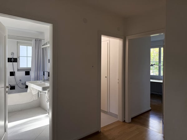 6.5-Zimmer-Doppeleinfamilienhaus mit grossem Garten, Pool und Weitsicht 20