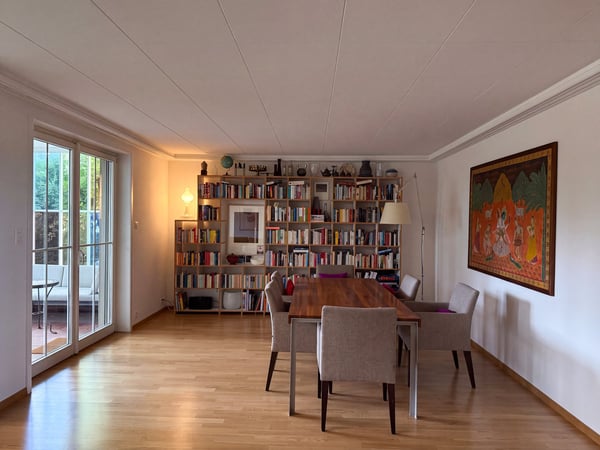 6.5-Zimmer-Doppeleinfamilienhaus mit grossem Garten, Pool und Weitsicht 6