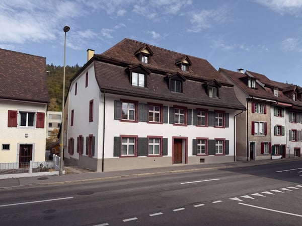 Charmantes Mehrfamilienhaus mit 7 Mietobjekten und unausgeschöpftem Mietzinspotenzial 1