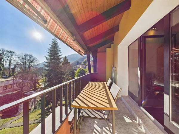 ACCOGLIENTE APPARTAMENTO DI 2,5 LOCALI CON BALCONE E VISTA APERTA-ZWEI 11