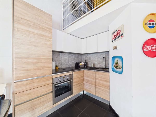 ACCOGLIENTE APPARTAMENTO DI 2,5 LOCALI CON BALCONE E VISTA APERTA-ZWEI 4