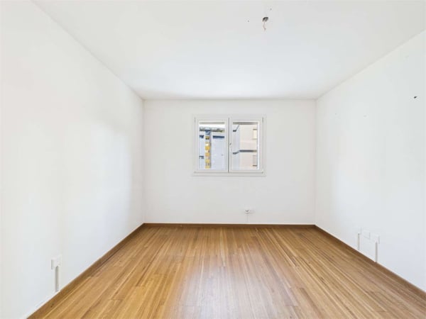 AMPIO E LUMINOSO APPARTAMENTO DI 4,5 LOCALI IN RESIDENZA SIGNORILE 13