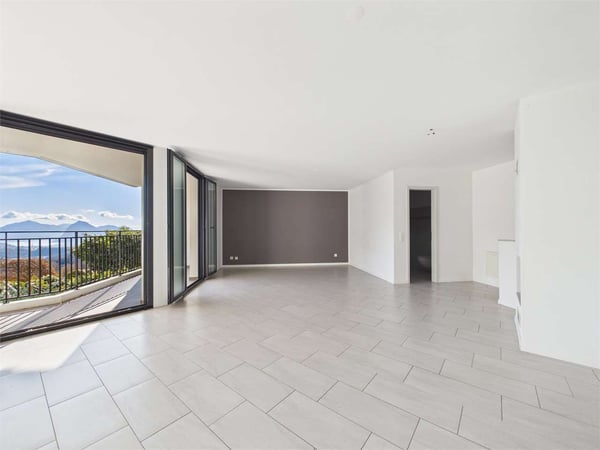 CASA CONTIGUA SU 3 PIANI CON GIARDINO E SPAZIO IDEALE PER STUDIO O ATT 11