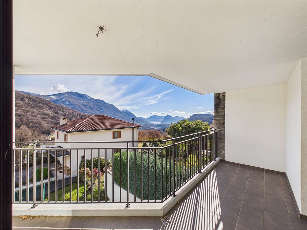 Immobilie in Lopagno - CASA CONTIGUA SU 3 PIANI CON GIARDINO E SPAZIO IDEALE PER STUDIO O ATT - Bild 12