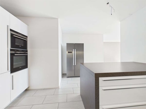 CASA CONTIGUA SU 3 PIANI CON GIARDINO E SPAZIO IDEALE PER STUDIO O ATT 8