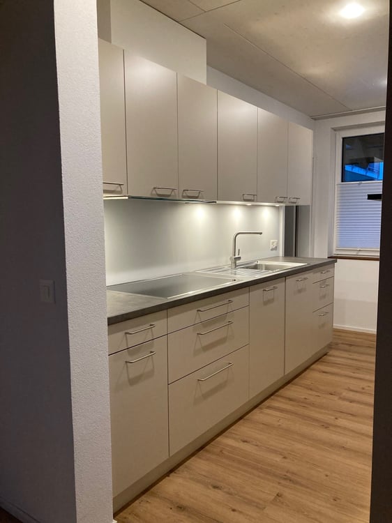 Moderne 4.5-Zimmer-Maisonette-Wohnung in Jens 3
