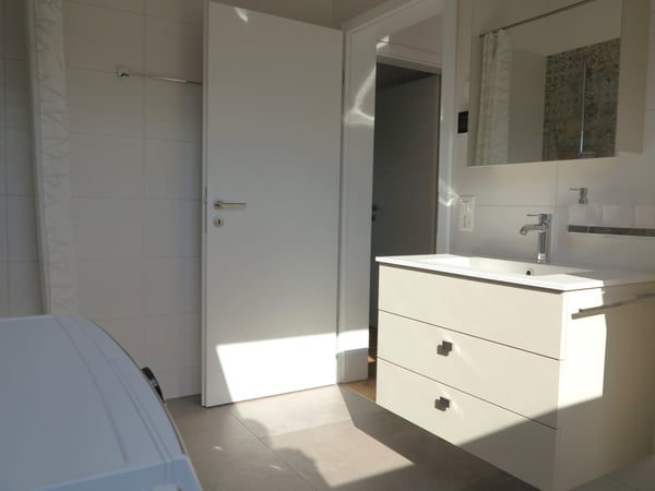 Moderne 4.5-Zimmer-Maisonette-Wohnung in Jens 36