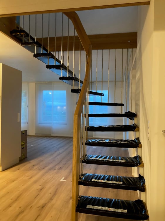 Moderne 4.5-Zimmer-Maisonette-Wohnung in Jens 6