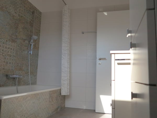 Moderne 4.5-Zimmer-Maisonette-Wohnung in Jens 35