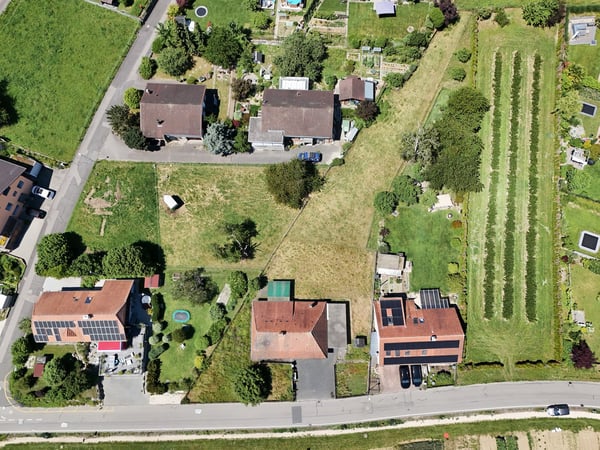 Attraktives Bauland in Täuffelen – 1'567 m² mit Aussicht und Gelegenheit Neues entstehen zu lassen 1