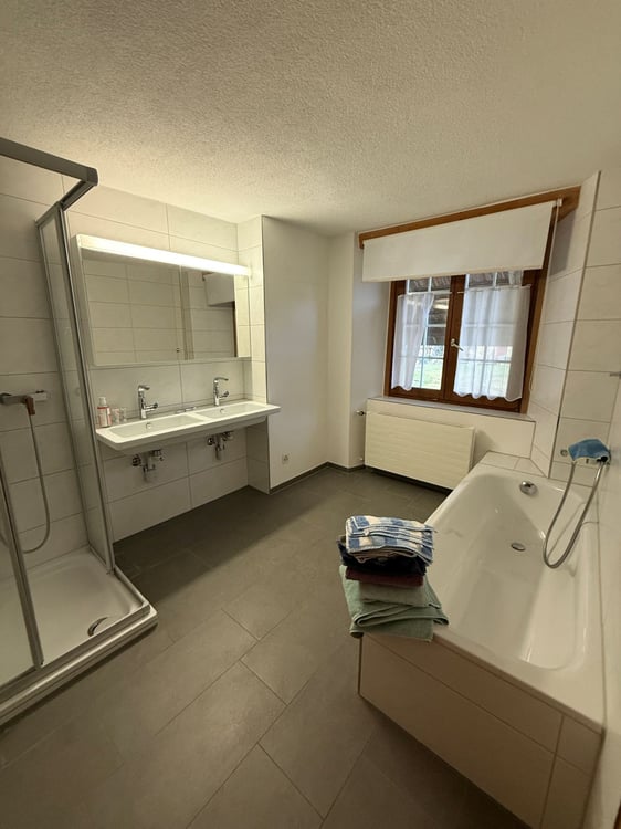 Charmantes 7.5-Zimmer-Bauernhaus in Winkel zu vermieten 11