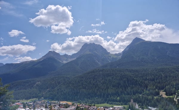 Neuwertige Gartenwohnung (Zweitwohnung) mit Traumsicht nahe den Bergbahnen Motta Naluns 12