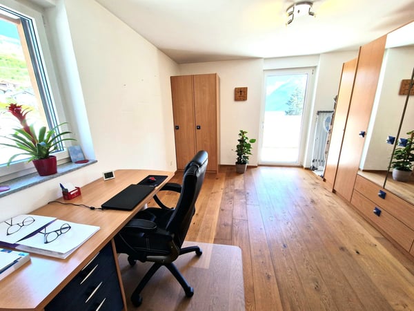 Zweitwohnung im Dachgeschoss, mit riesige Terrasse und Traumsicht nahe den Bergbahnen Motta Naluns 6
