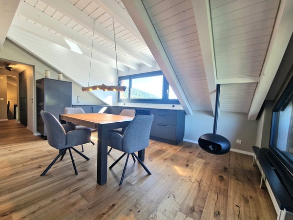 ***Sonniges BIJOU 2.5 - Dachwohnung mit toller Aussicht und nahe dem Laaxer See in Laax Dorf*** 11