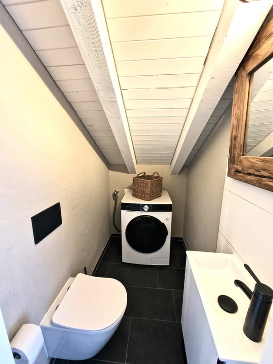 ***Sonniges BIJOU 2.5 - Dachwohnung mit toller Aussicht und nahe dem Laaxer See in Laax Dorf*** 10