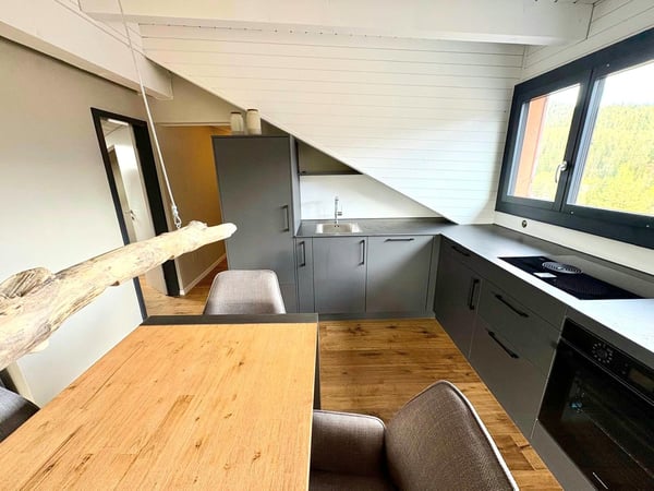 ***Sonniges BIJOU 3.5 - Dachwohnung mit toller Aussicht und nahe dem Laaxer See in Laax Dorf*** 2