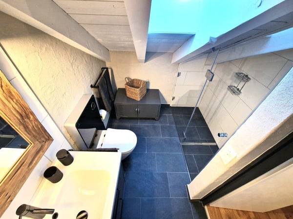 ***Sonniges BIJOU 2.5 - Dachwohnung mit toller Aussicht und nahe dem Laaxer See in Laax Dorf*** 8