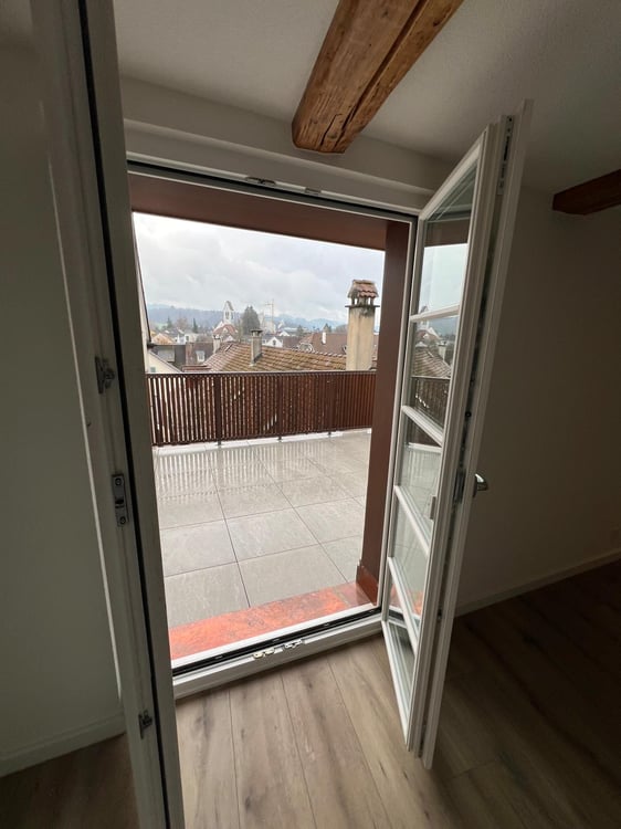 Neu renovierte 4.5 Zimmer-Maisonettewohnung mitten im Städtli 5