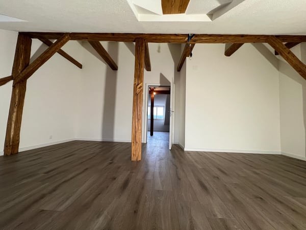Neu renovierte 4.5 Zimmer-Maisonettewohnung mitten im Städtli 19
