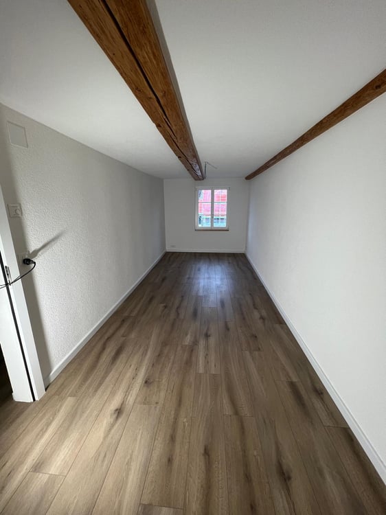 Neu renovierte 4.5 Zimmer-Maisonettewohnung mitten im Städtli 9