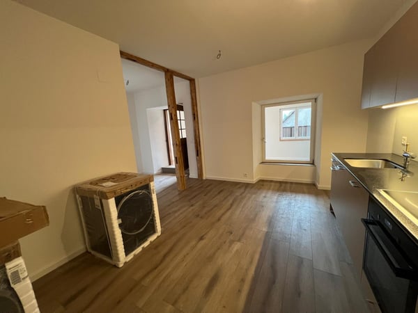 Neu renovierte 3.5 Zimmerwohnung mitten im Städtli 8
