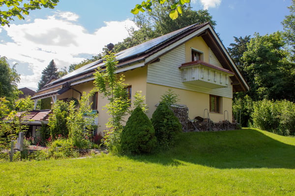 8.5-Zi. EFH mit Einliegerwohnung in Benken - grosszügiges Grundstück 1
