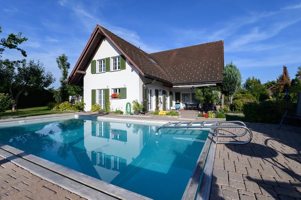 Ihr neues Zuhause - 6½-Zi.Haus mit Pool und Einliegerwohnung beim Lützelsee