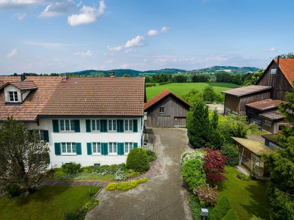 9-Zimmer-Doppeleinfamilienhaus in Wildberg kaufen - Dorfrandlage 2