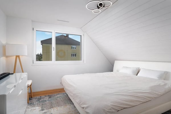 Moderne 4.5-Zimmer-Maisonette mit Balkon in Bäretswil kaufen 7