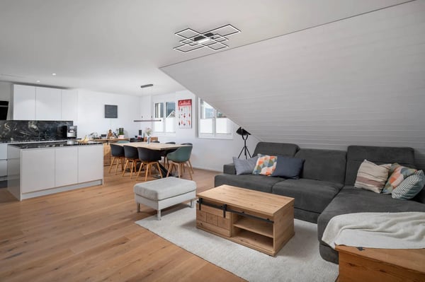 Moderne 4.5-Zimmer-Maisonette mit Balkon in Bäretswil kaufen 3