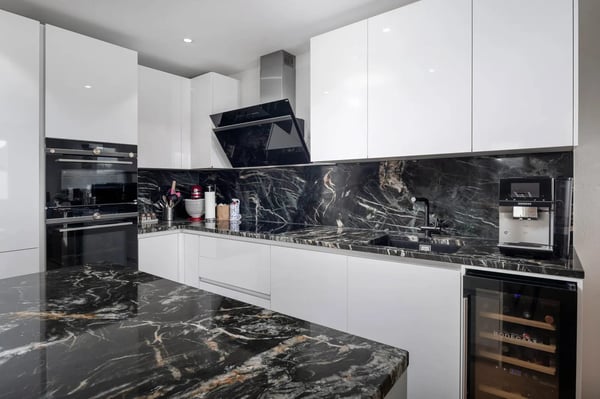 Moderne 4.5-Zimmer-Maisonette mit Balkon in Bäretswil kaufen 2