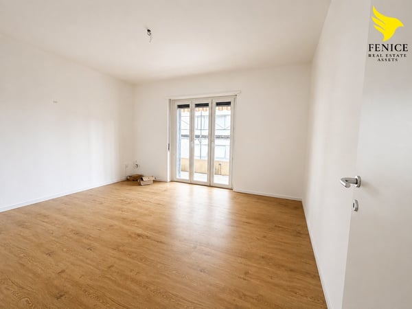 Luminoso appartamento di 4.5 locali con balcone a Chiasso 3