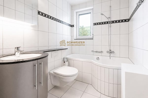 Ruhig wohnen, entspannt leben – helle 2.5-Zimmer-Wohnung mit Balkon und Garage 3