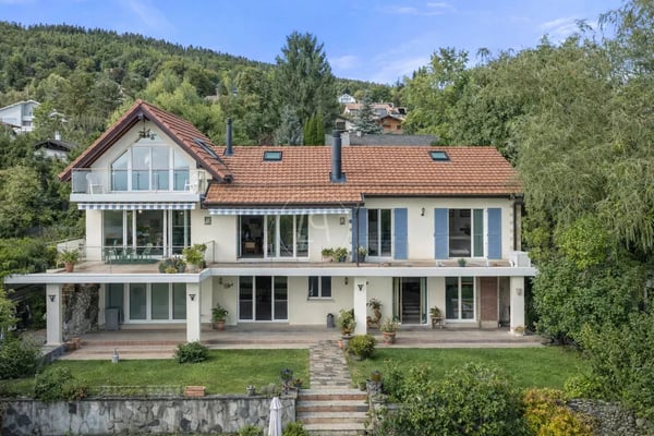 Charming property with exceptional views in Arzier le Muids 2