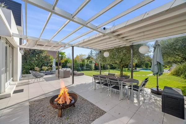 Architect-Designed house in the Geneva Countryside, Left bank 2